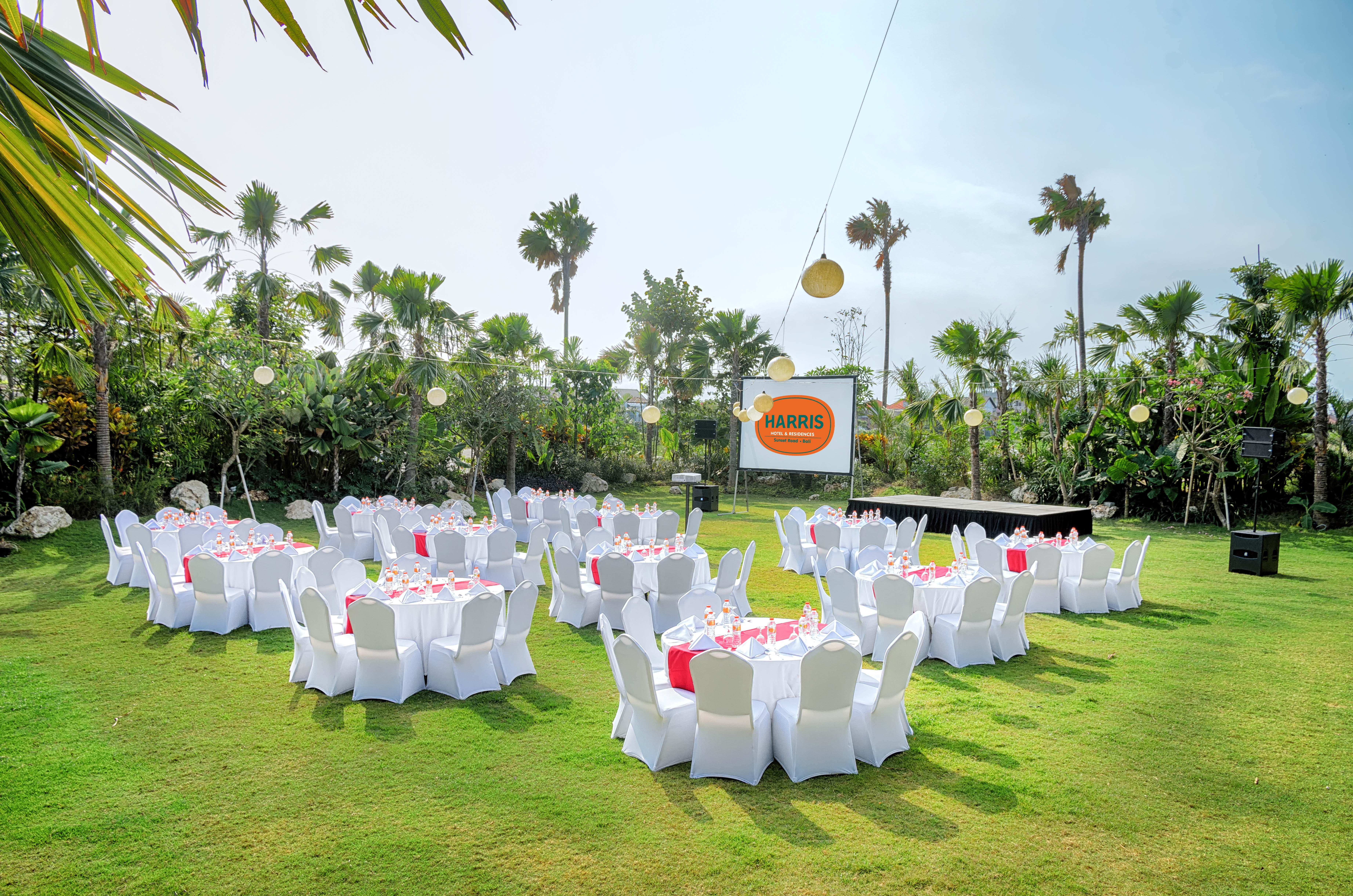 Harris Hotel & Residences Sunset Road Kuta  Exterior photo