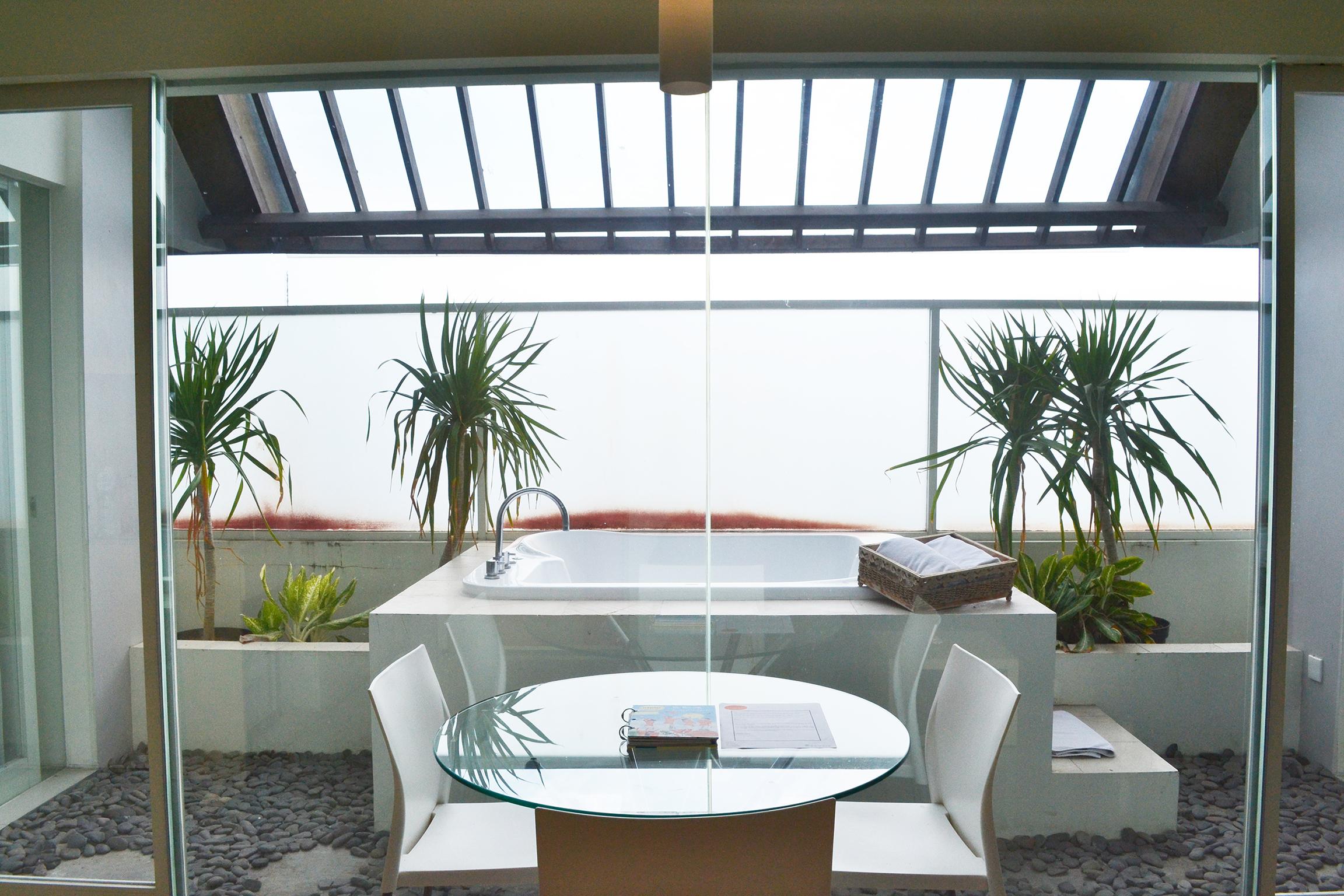 Harris Hotel & Residences Sunset Road Kuta  Exterior photo