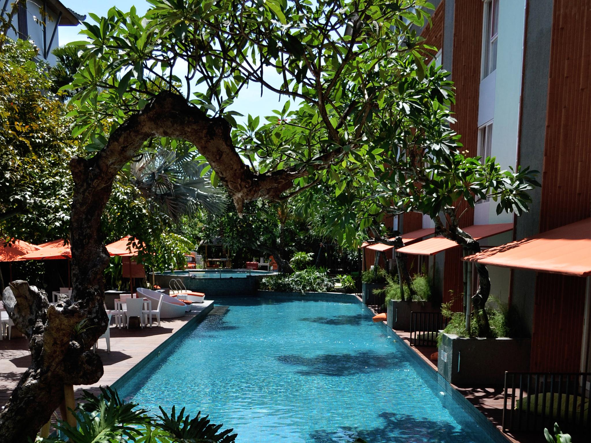 Harris Hotel & Residences Sunset Road Kuta  Exterior photo