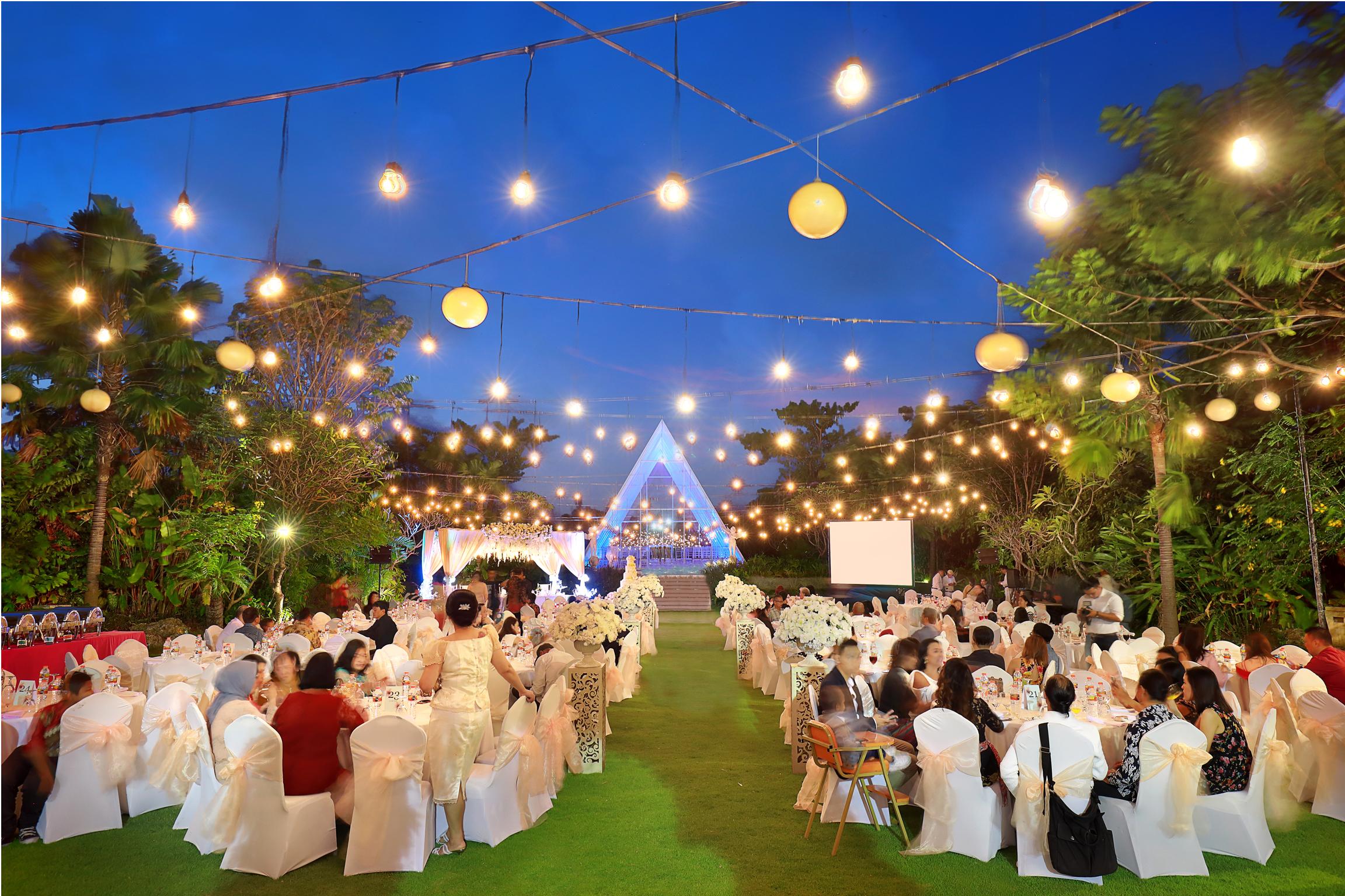 Harris Hotel & Residences Sunset Road Kuta  Exterior photo