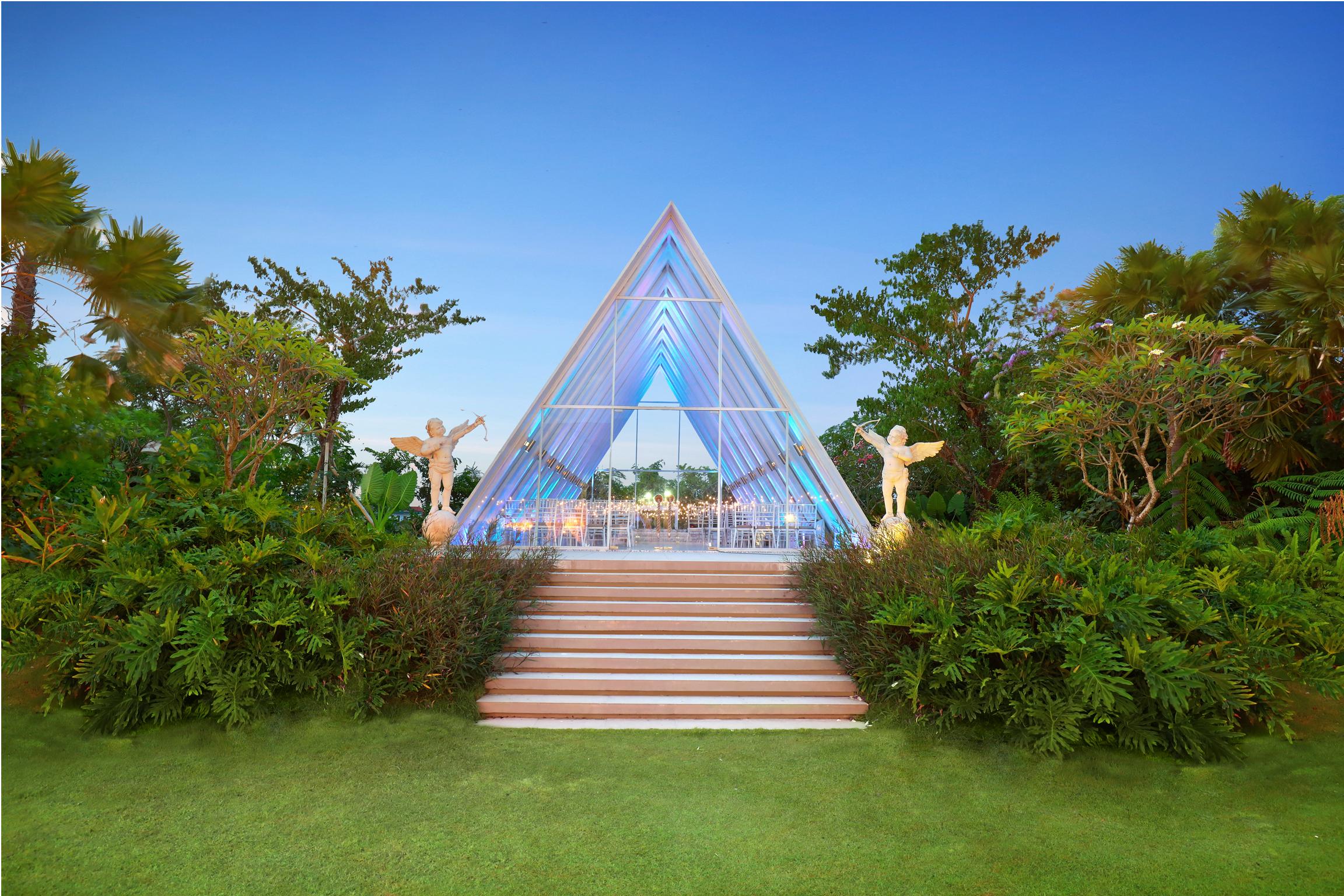 Harris Hotel & Residences Sunset Road Kuta  Exterior photo