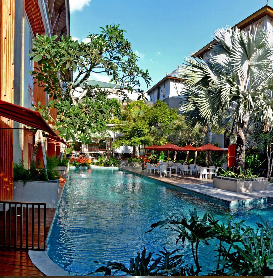 Harris Hotel & Residences Sunset Road Kuta  Exterior photo