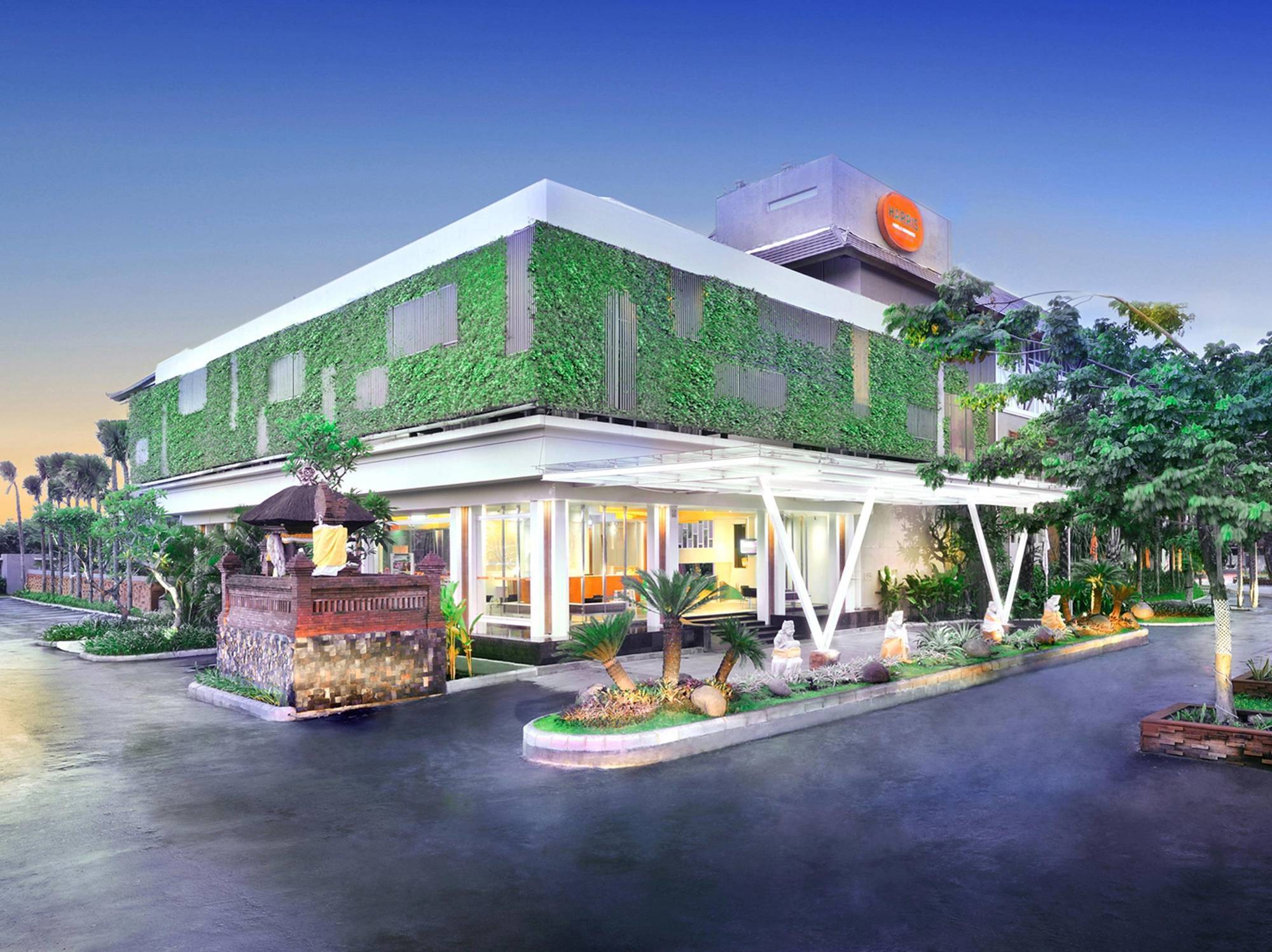 Harris Hotel & Residences Sunset Road Kuta  Exterior photo