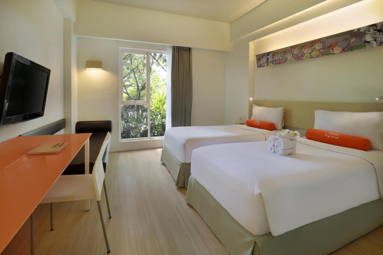 Harris Hotel & Residences Sunset Road Kuta  Exterior photo