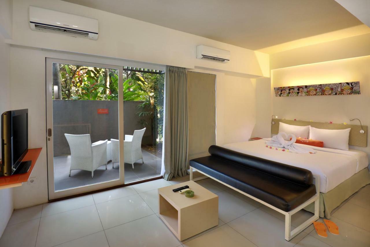 Harris Hotel & Residences Sunset Road Kuta  Exterior photo